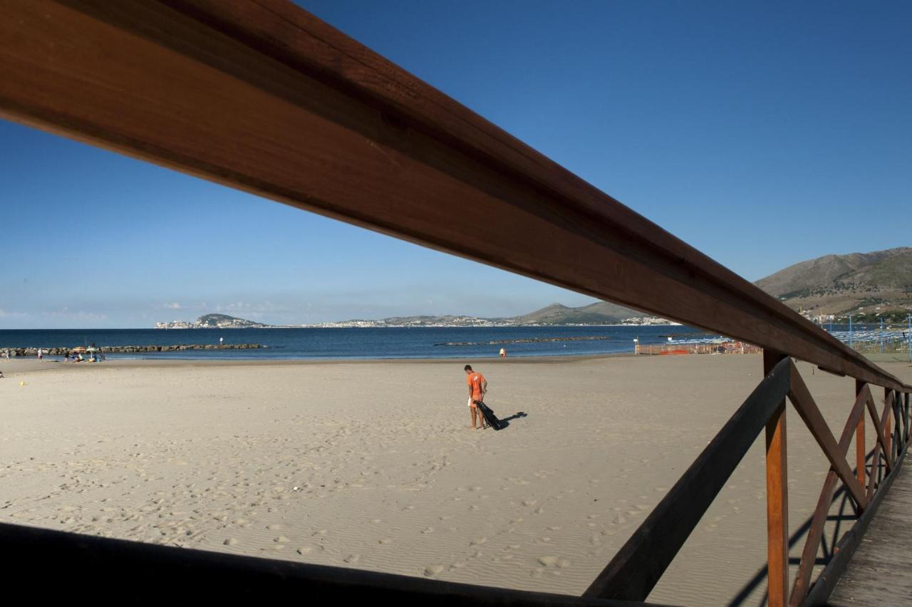Livingapple Beach Minturno Extérieur photo